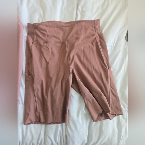 lululemon athletica Pants - Lululemon Barrys Women's Mauve Shorts